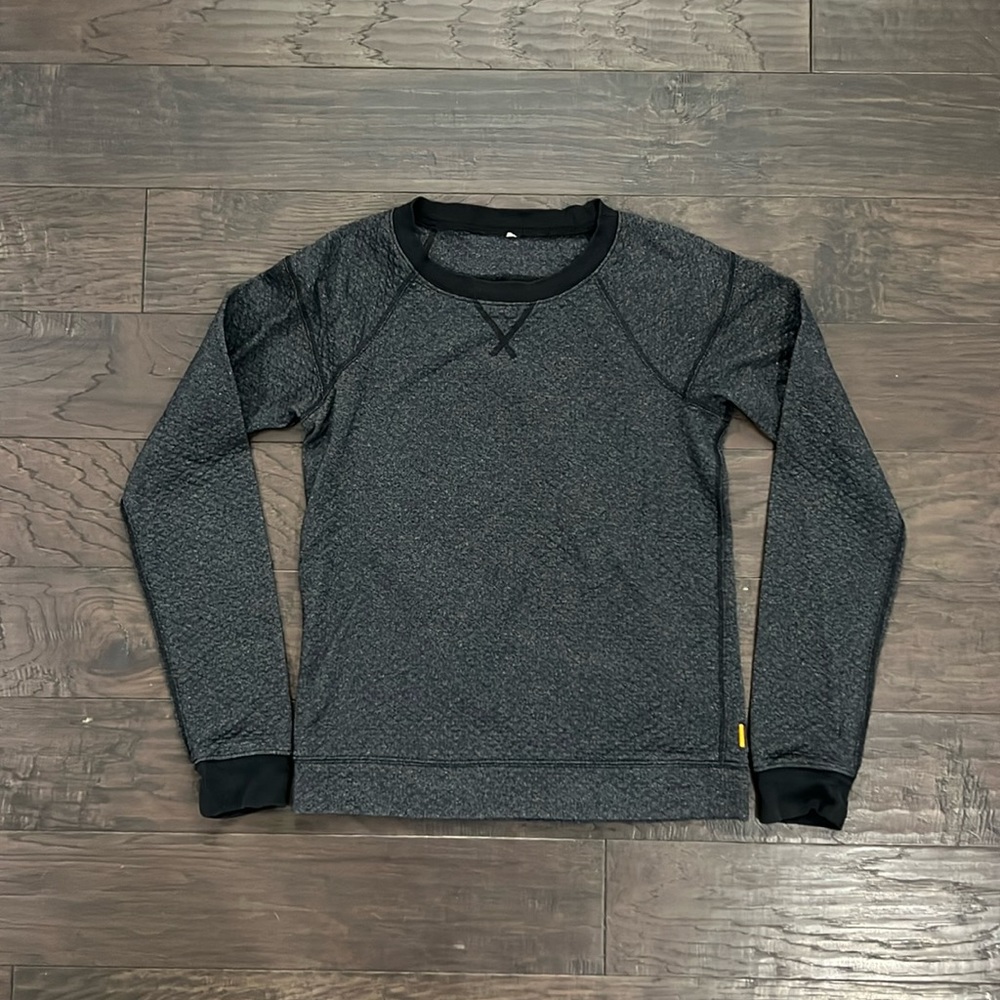 Lucy’s Quilted Crewneck sweatshirt, women’s medium long sleeve pullover